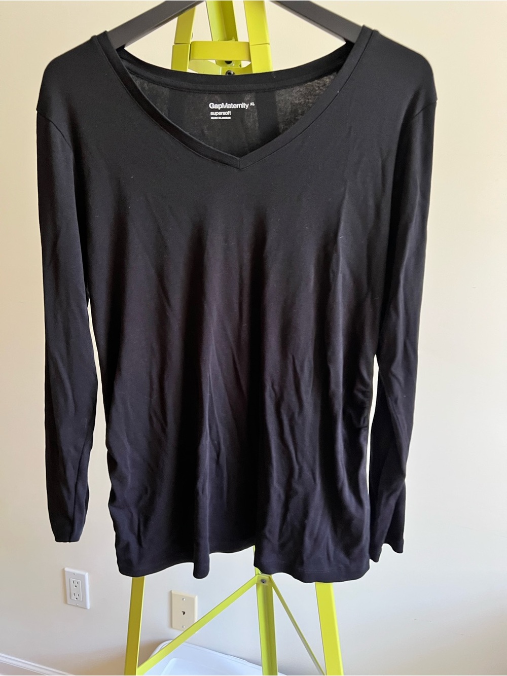Gap Maternity Black V-Neck Long Sleeve Tee Pima Cotton Blend size XL